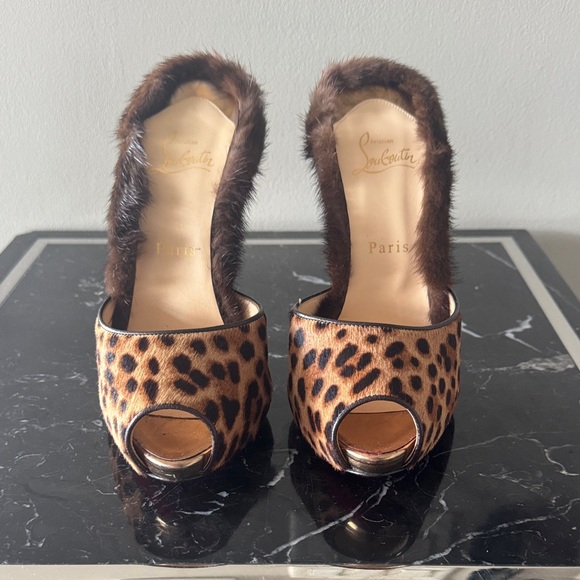 Christian Louboutin Nutria Leopard  Fur Heels w/ pony hair and crystal heel 39.5 - Picture 2 of 5